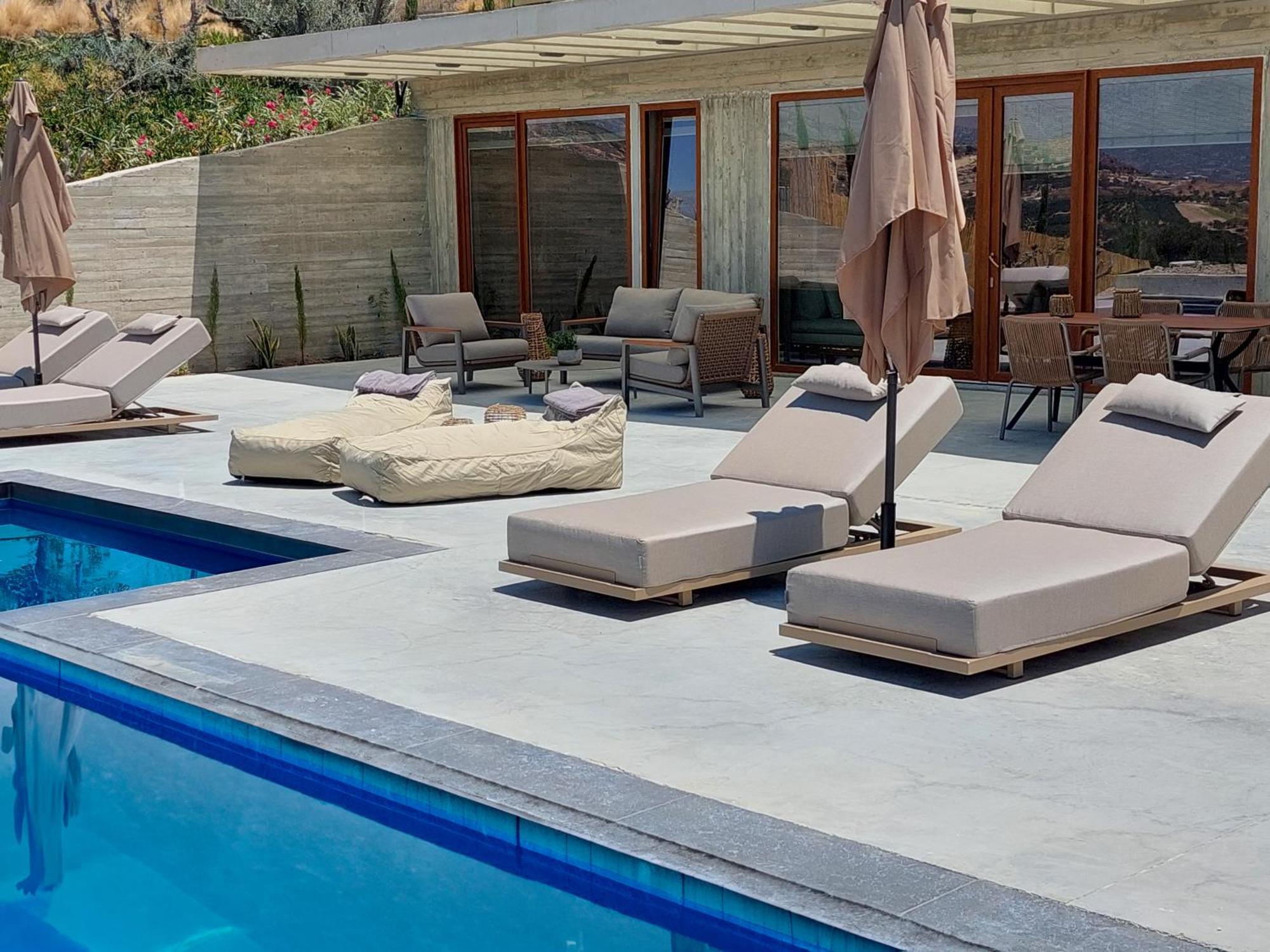 Marnos Luxury Villas Kamilari Exterior photo